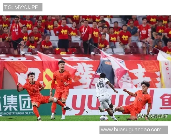 足球员看不到球星为何引发讨论 球场视角与明星效应的关系分析 足球员看不到球星为何引发讨论 球场视角与明星效应的关系分析